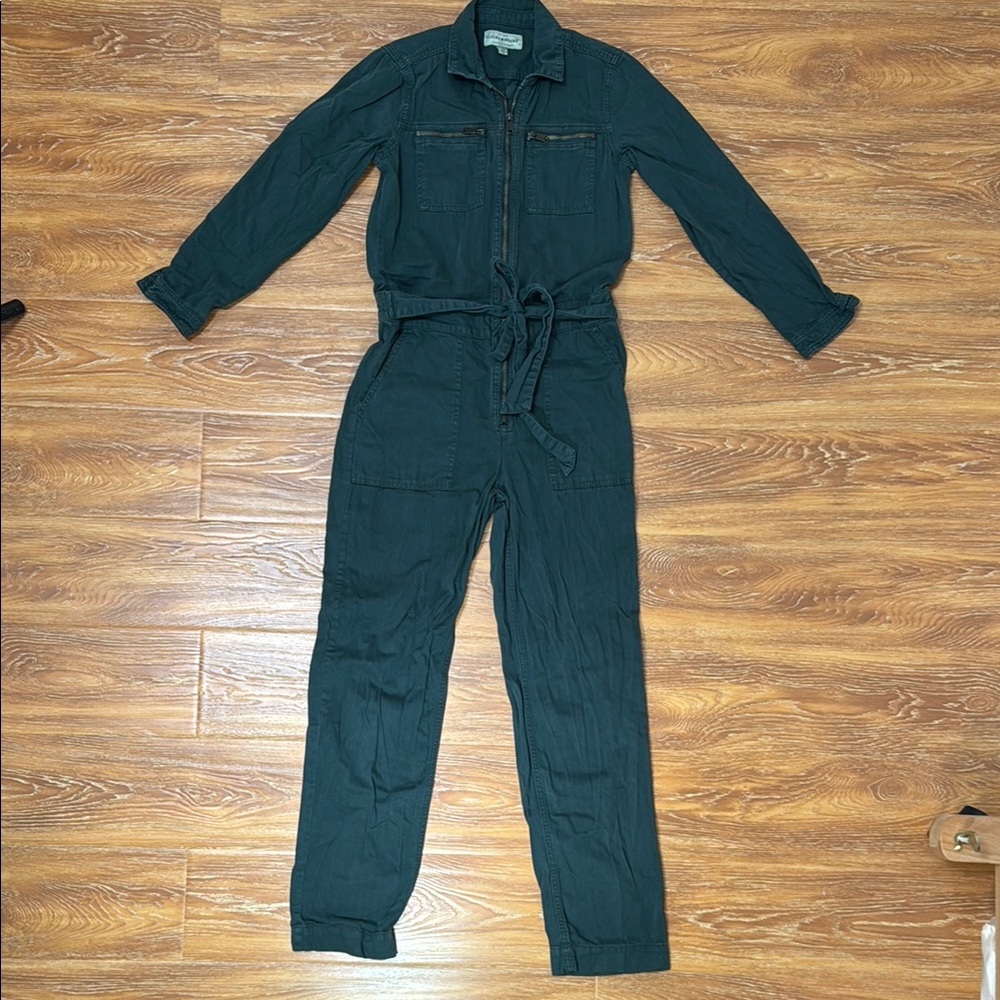Lucky Green Jumpsuit with Belted Waist and Long Sleeves